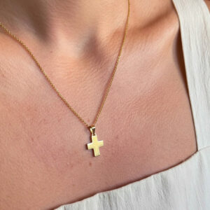 Colgante cruz, estilo clásico con anilla ancha, oro 18K
