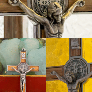 Crucifijo para pared con Medalla de San Benito, madera de olivo