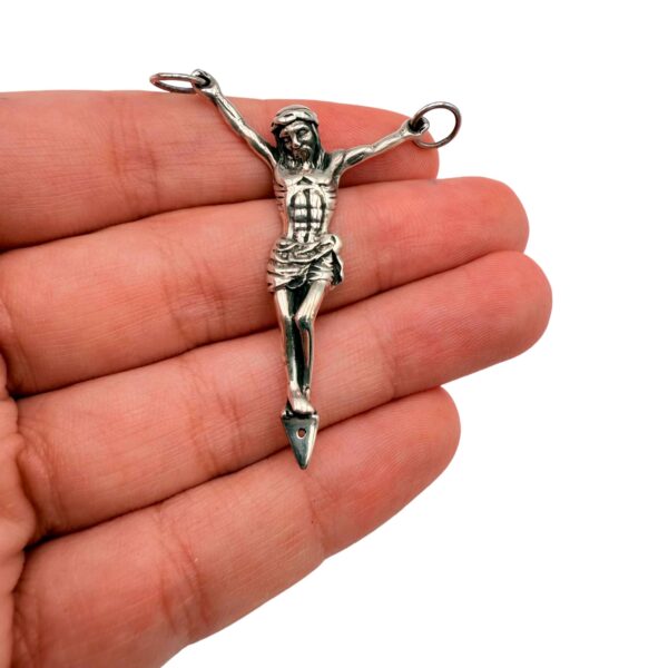 colgante plata cuerpo cristo mano