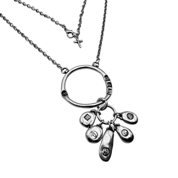 collar camino detalle piedras