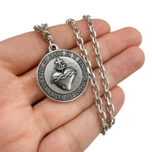 collar plata sagrado corazon mano