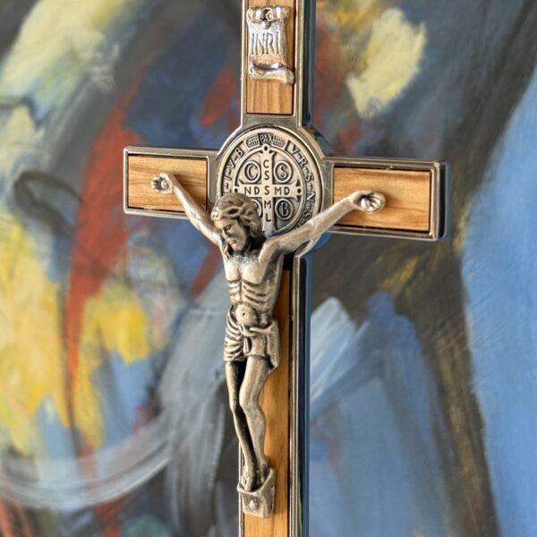crucifijo san benito madera cuadro
