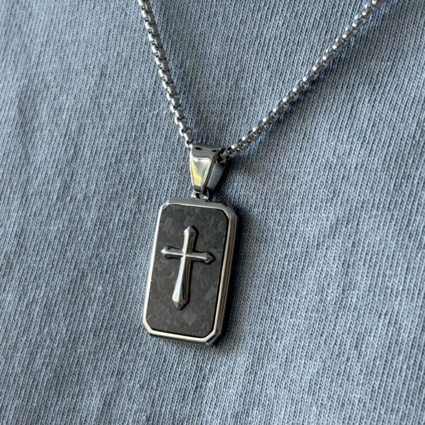 detalle collar acero