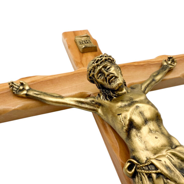 detalle pared madera bronce
