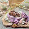 figura virgen maria detalle