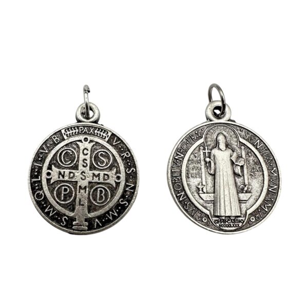 medalla metal relieve benito