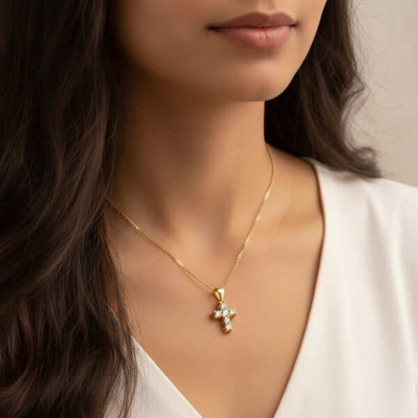 modelo cruz circonitas baño oro