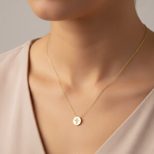 modelo collar medalla cruz circonitas