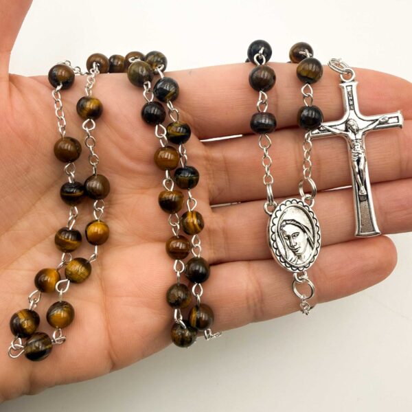 rosario ojo tigre pequeño mano